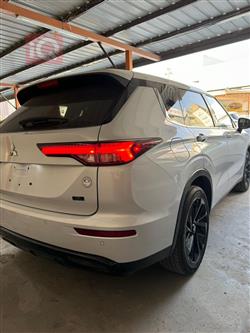 میتسوبیشی ئاوتلاندەر